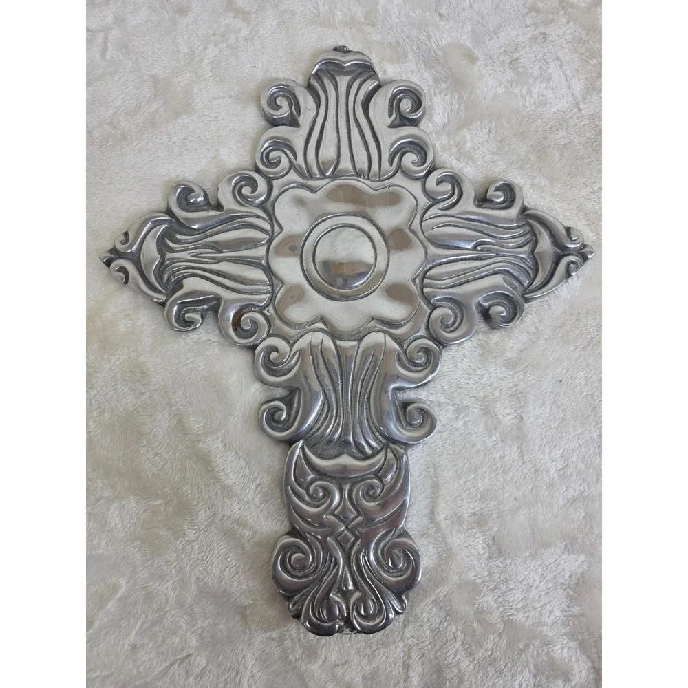 Lot of 2 Ornate Metal Cross Wall Decor Art‎